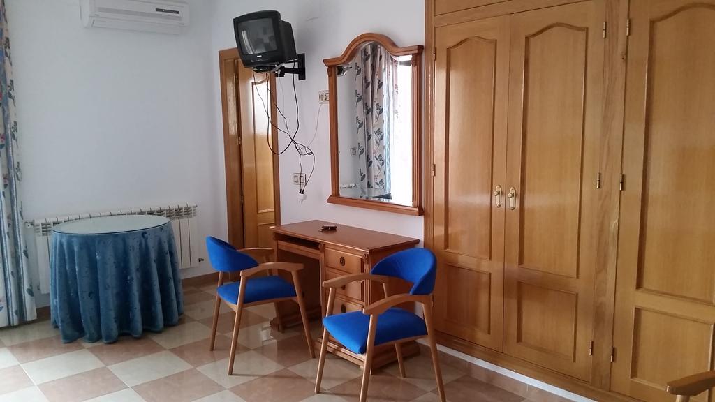 Hostal Los Rosales ألكاراز الغرفة الصورة