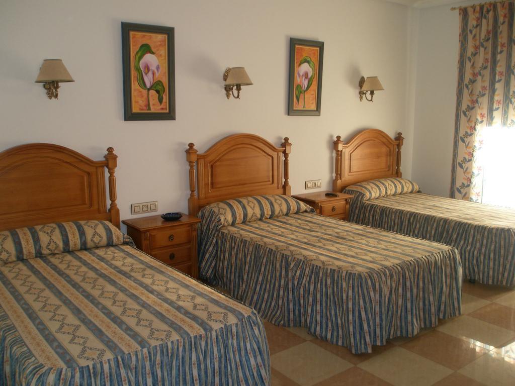 Hostal Los Rosales ألكاراز الغرفة الصورة
